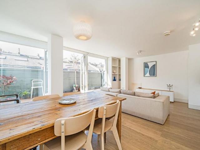 Apartment for rent in London Borough of Camden, Greater London