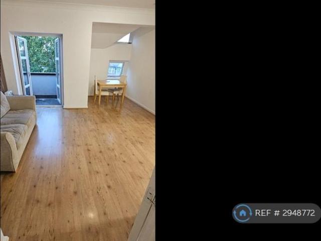 Flat for rent in Plashet, Greater London