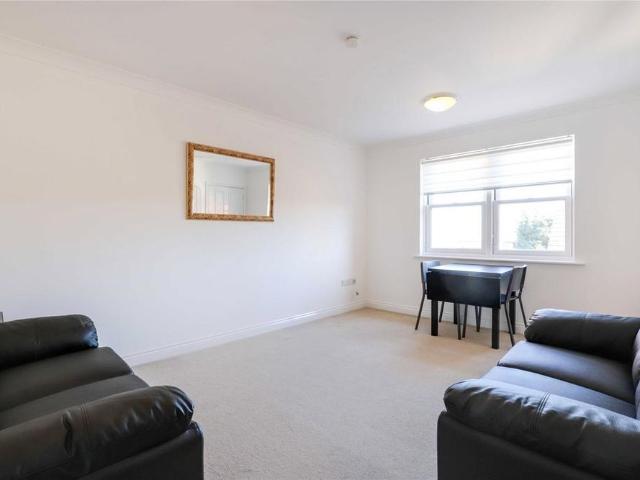 Apartment for rent in Reading