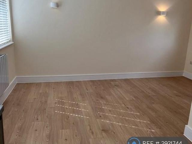 Apartment for rent in Brompton, Gillingham