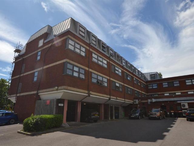 Flat for rent in Fleet, Hart