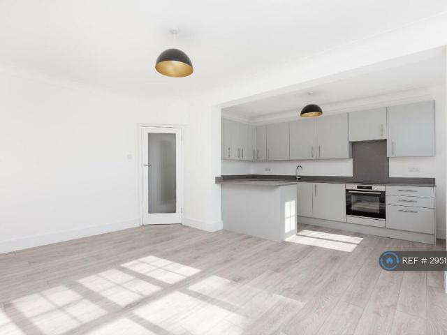 Flat for rent in Belsize Park, Greater London
