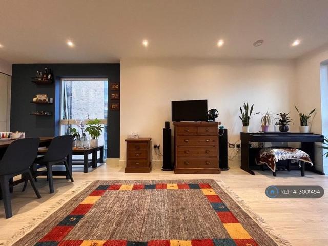 Apartment for rent in Greenhill, Greater London