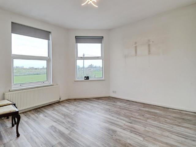 Flat for rent in Sutton, Barling