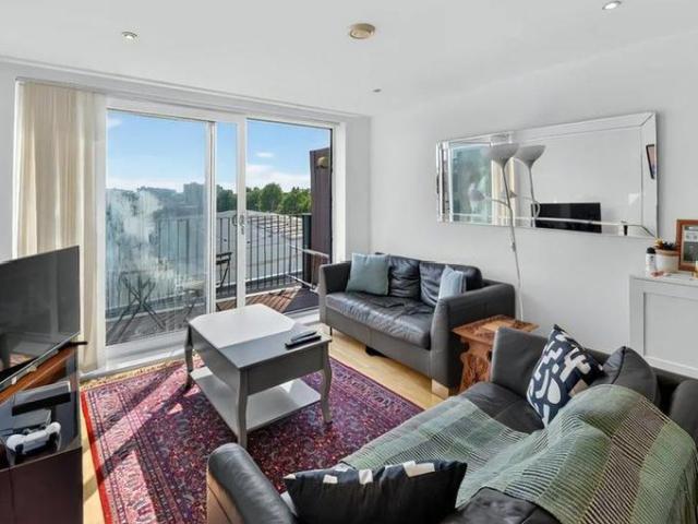 Apartment for rent in Camberwell, Greater London