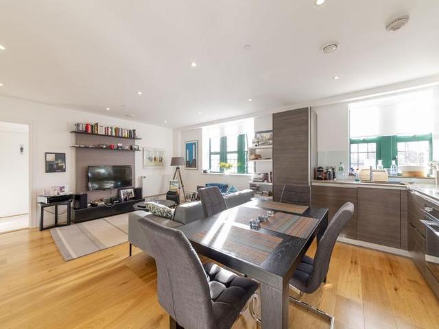 Apartment for rent in Clapham Park, Greater London
