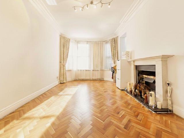 Flat for rent in South Hampstead, Isle Of Man