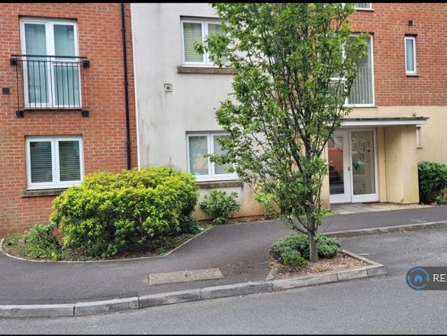 Flat for rent in Nangreaves, Wales