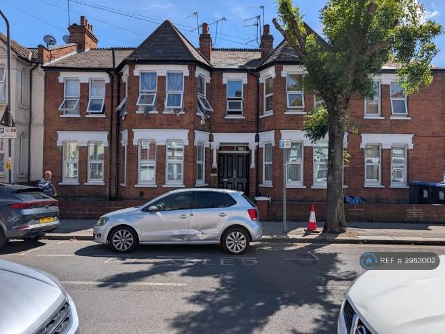 Flat for rent in Dollis Hill, Greater London