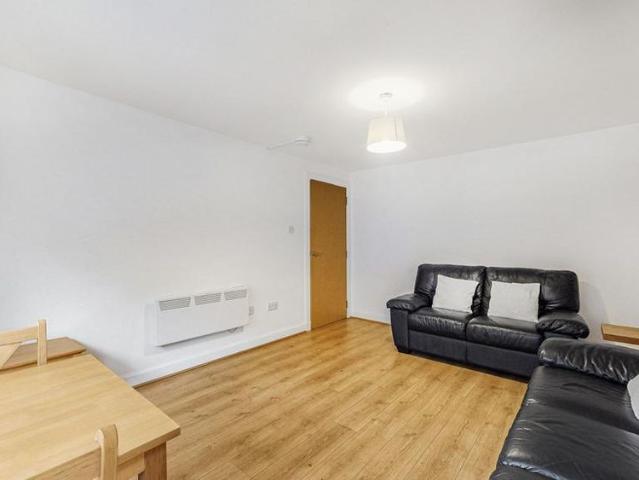 Apartment for rent in Shawmoss, Glasgow