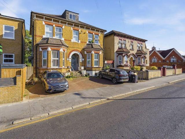 Flat for rent in London Borough of Croydon, Greater London
