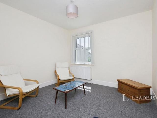 Apartment for rent in Roselands, Eastbourne