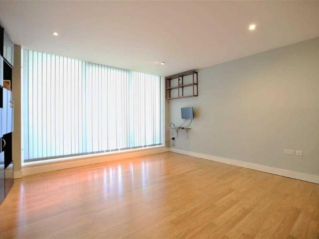 Apartment for rent in Reach, Greater London
