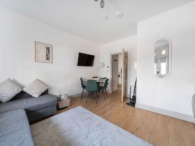 Apartment for rent in Putney, Greater London