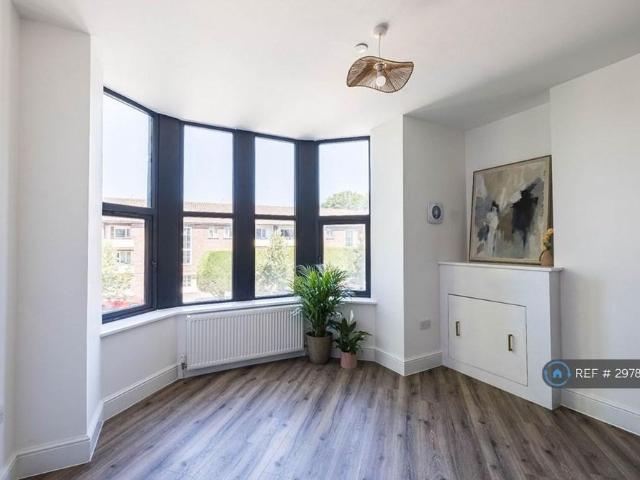 Apartment for rent in Plasnewydd, Falcon Lodge