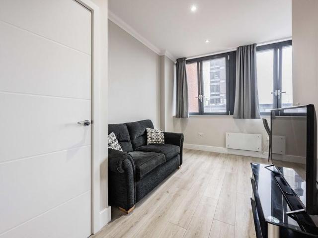 Apartment for rent in Lakenham, East Bank