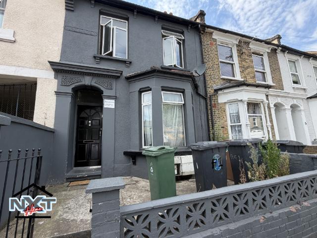 Flat for rent in Leyton, Greater London