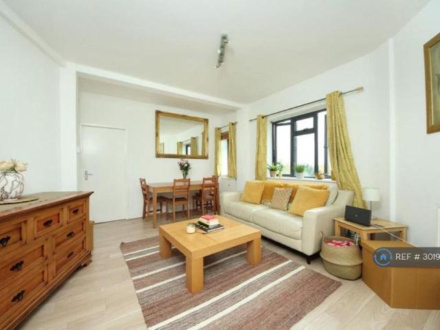 Apartment for rent in London Borough of Ealing, Greater London