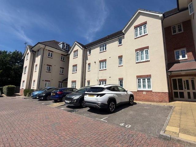 Flat for rent in Chichester, Littlecote