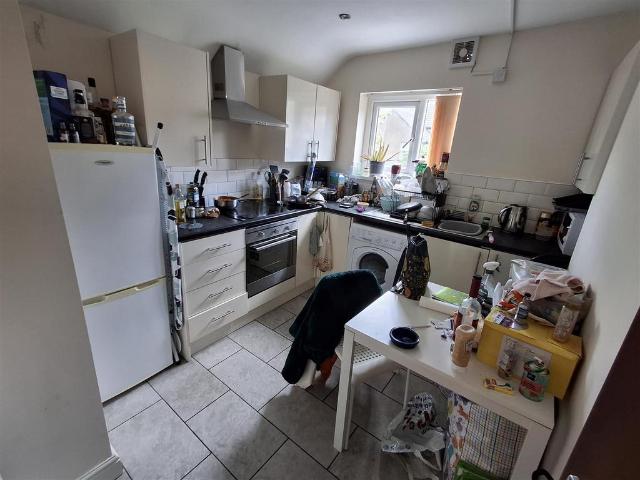 Flat for rent in Plasnewydd, Falcon Lodge