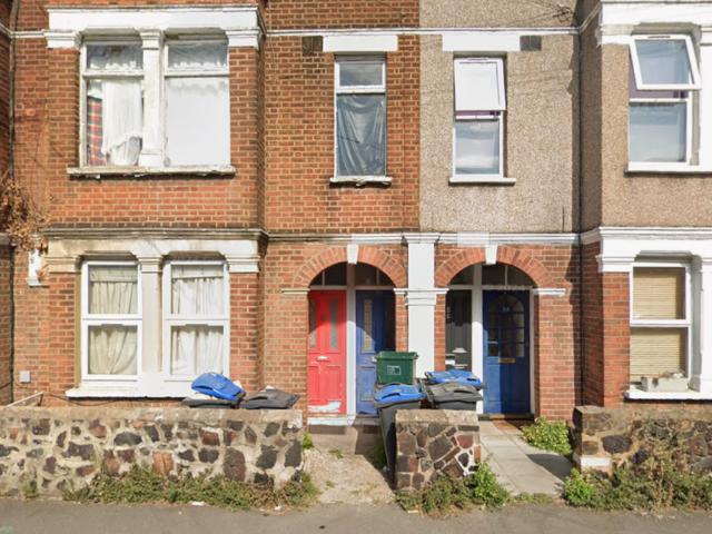 Flat for rent in London Borough of Merton, Greater London