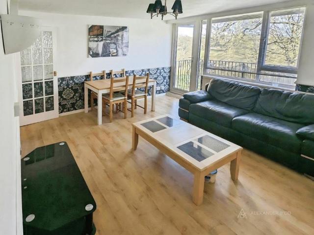 Flat for rent in Pouchen End, Hertfordshire