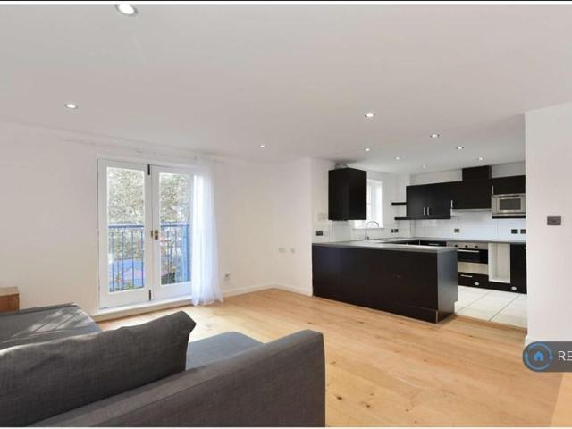 Flat for rent in Tower Liberty, Wapping