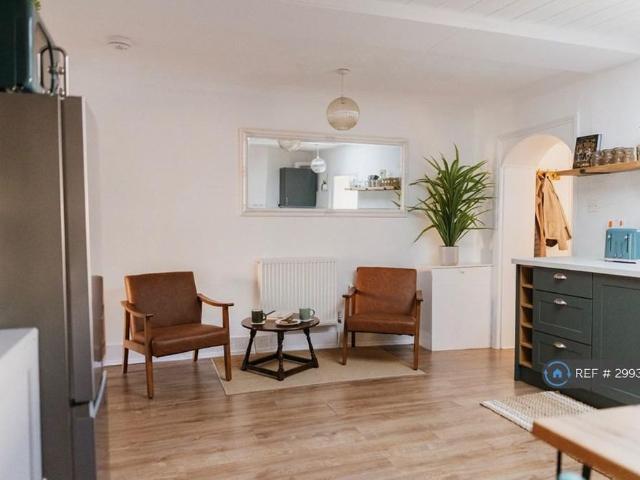 Apartment for rent in Arundel, Clapham