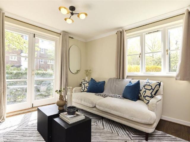 Apartment for rent in Brompton Park, Greater London