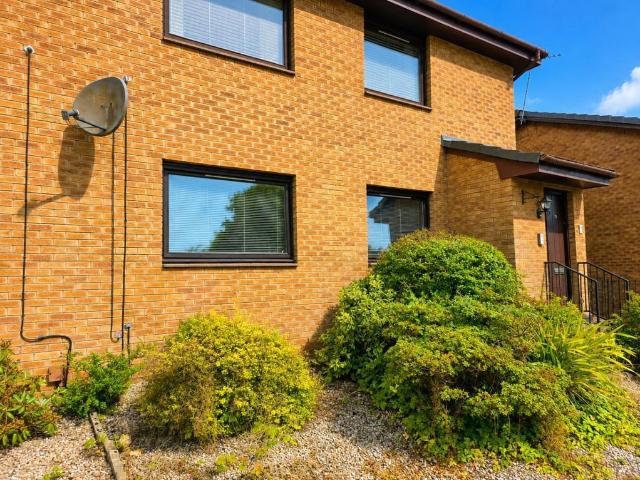 Flat for rent in Woodlands, Scotland