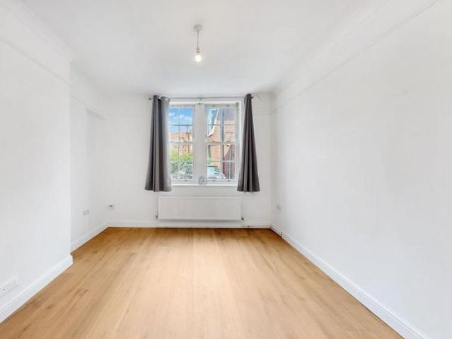Apartment for rent in London Borough of Hammersmith and Fulham, Greater London