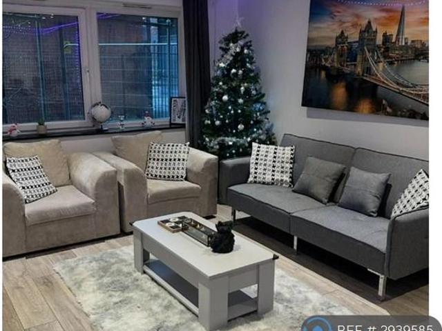 Flat for rent in Moss Side, Georgia