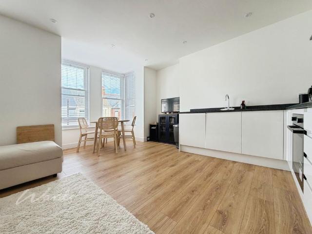 Apartment for rent in Cliftonville West, Acol