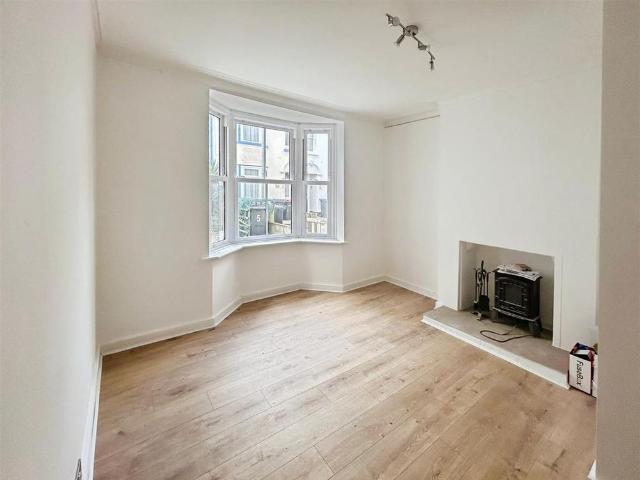Apartment for rent in Oxenden, The Bridge