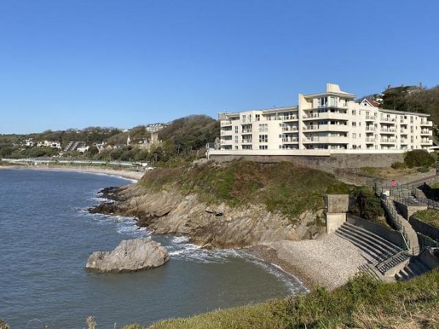 Flat for rent in Rotherslade, Newton
