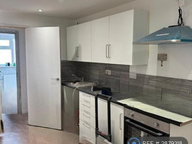 Flat for rent in Oad Street, Kent