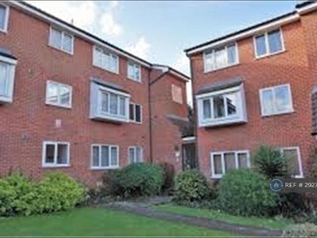 Flat for rent in Colney Hatch, Greater London
