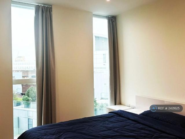 Flat for rent in London Borough of Croydon, Greater London