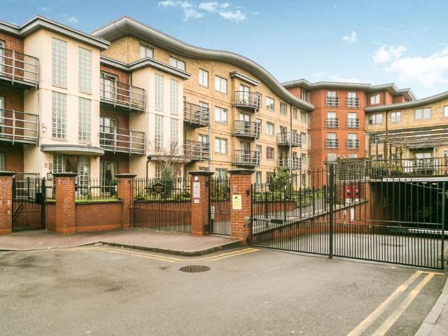Flat for rent in Reading