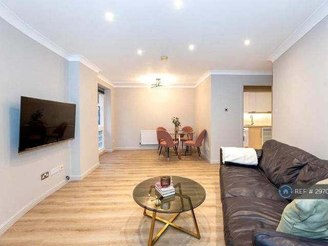 Apartment for rent in Silvertown, Greater London
