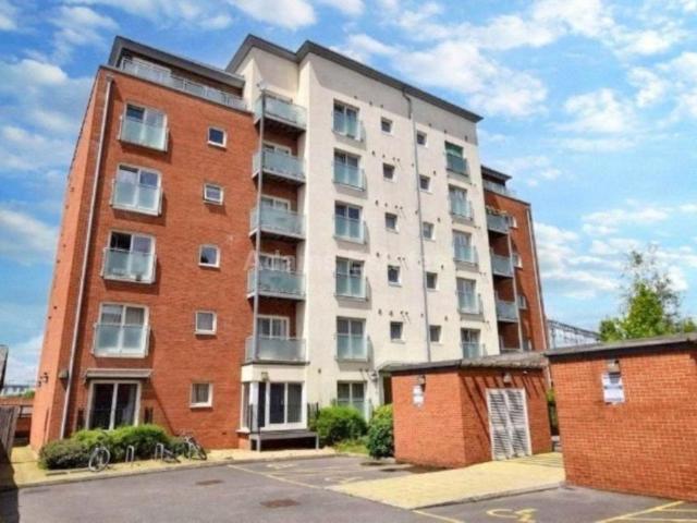 Flat for rent in Reading