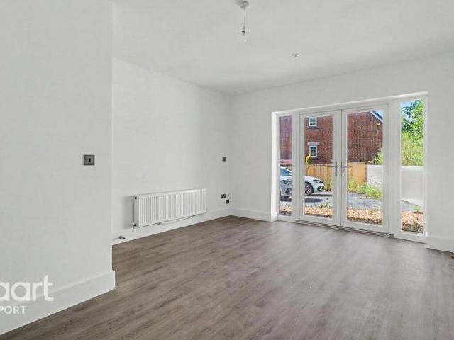 Apartment for rent in Malpas Park, Malpas