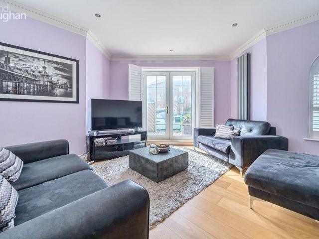 Apartment for rent in Brighton Marina, Roedean