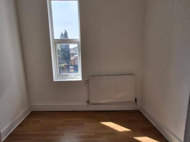 Apartment for rent in Little Ilford, Greater London