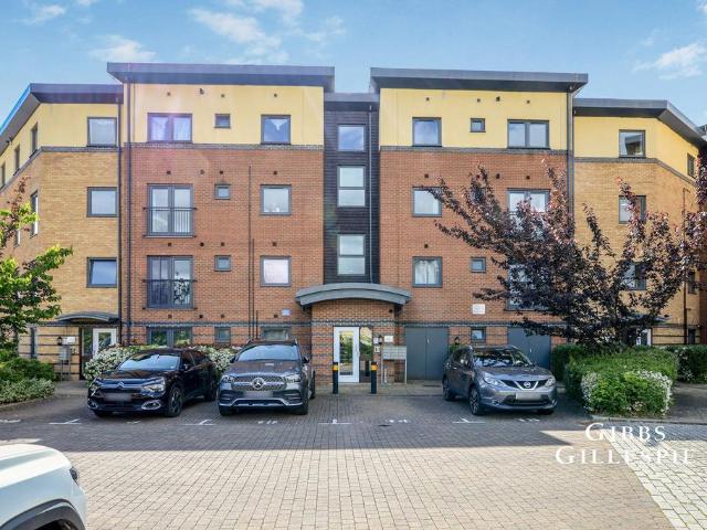 Flat for rent in Holywell Estate, North Watford