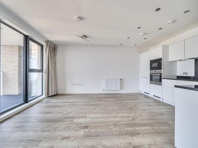 Apartment for rent in Alperton, Greater London