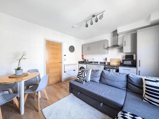 Apartment for rent in London Borough of Wandsworth, Greater London