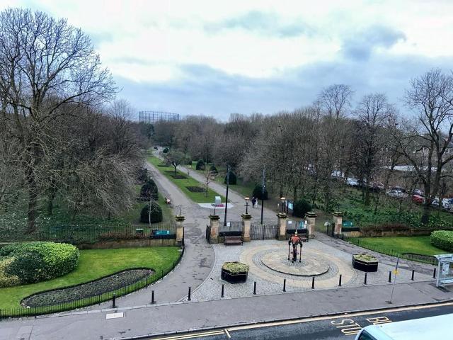 Flat for rent in Haghill, Scotland