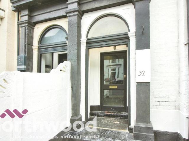 Flat for rent in Southport, Sefton