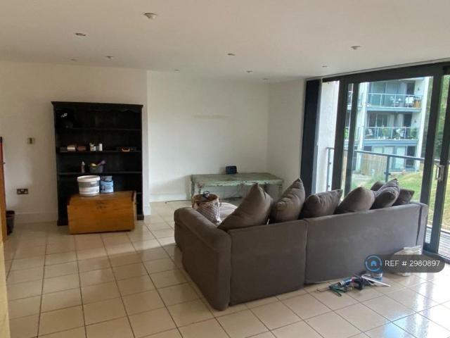Apartment for rent in Golden Valley, Gloucestershire